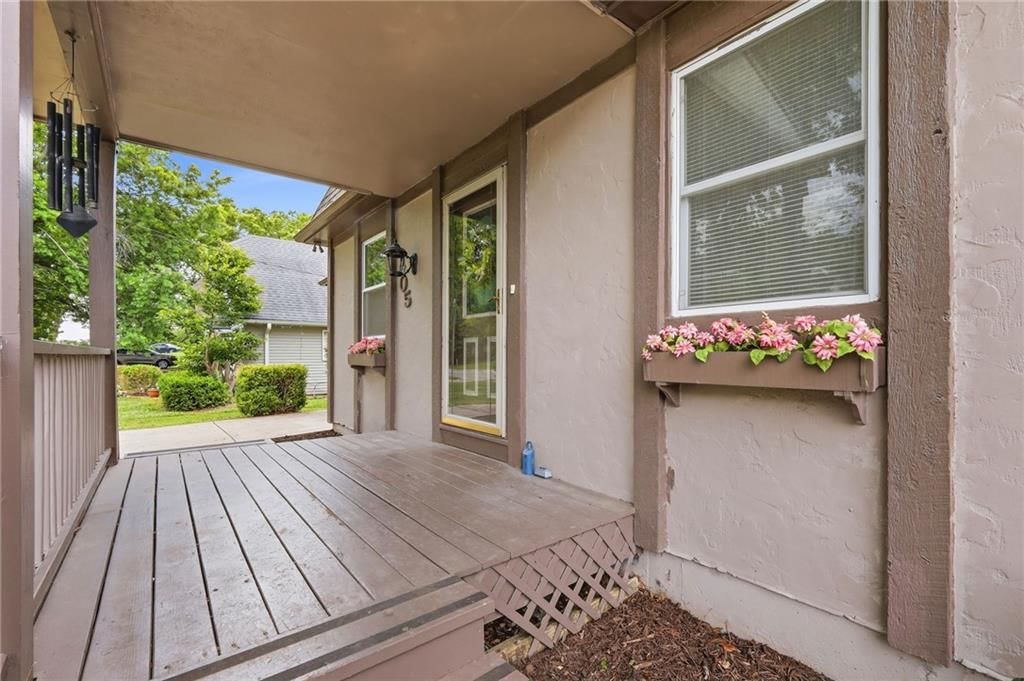 405 S Pine Street — photo 3