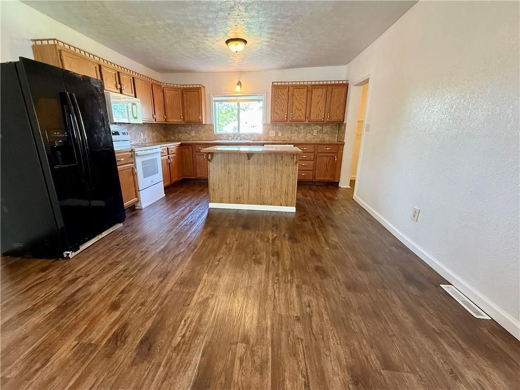 219 N Tower Street — photo 10