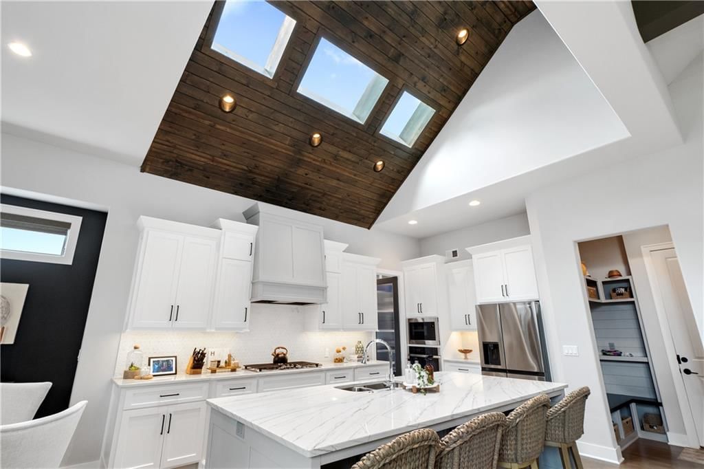 10909 W 172nd Street — photo 13