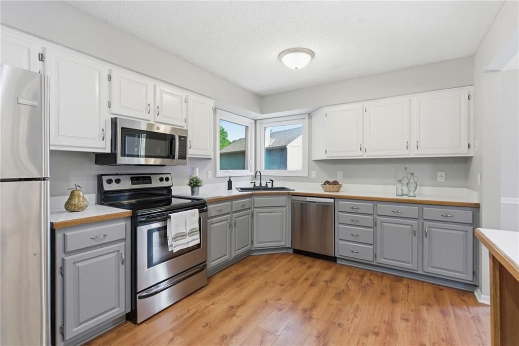 6610 W 158 Terrace — photo 10