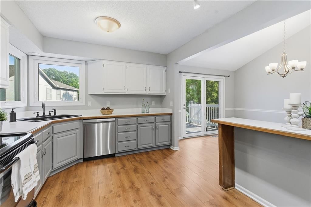 6610 W 158 Terrace — photo 11