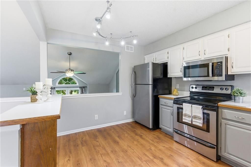 6610 W 158 Terrace — photo 12