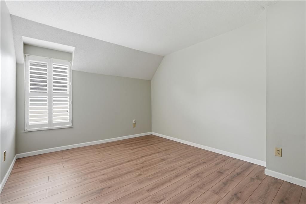 7709 W 102nd Street — photo 24