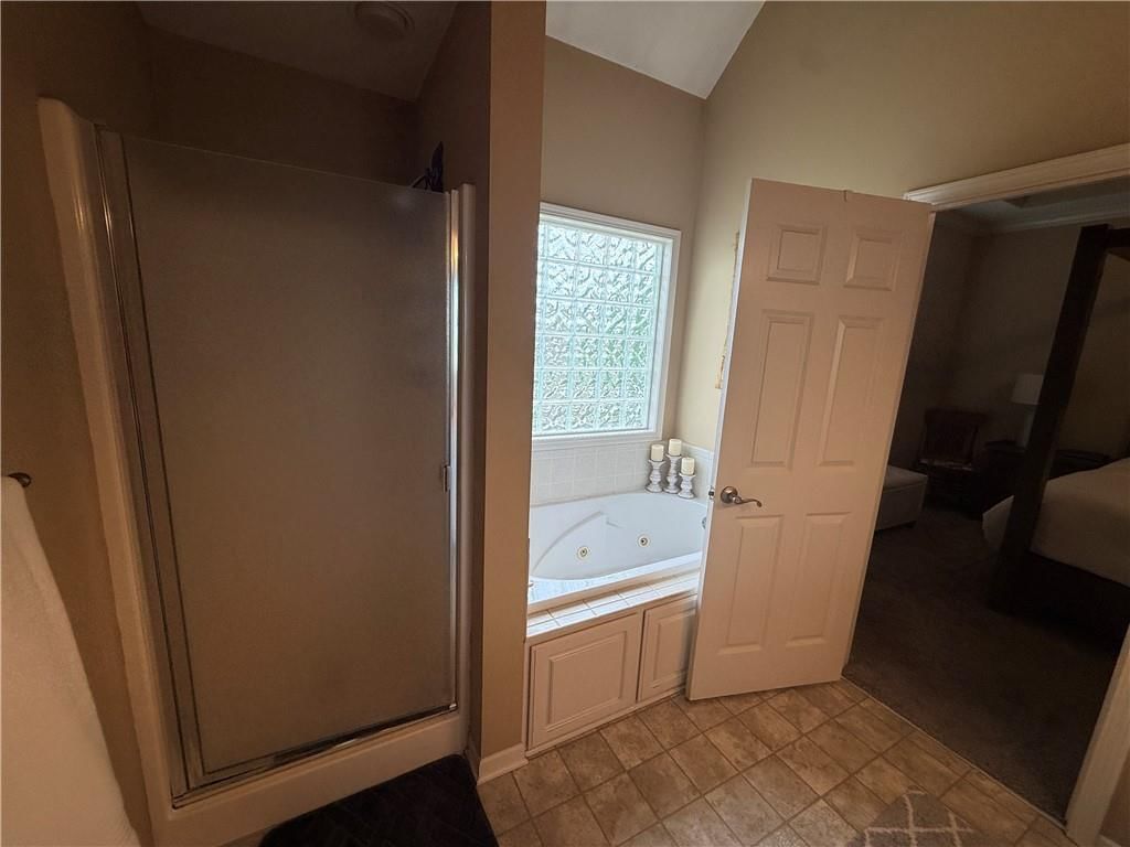 2611 Andrew Court — photo 23