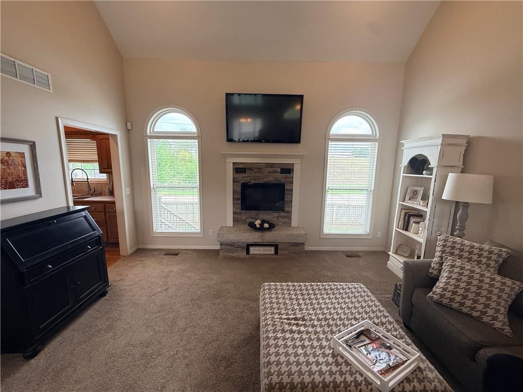 2611 Andrew Court — photo 33