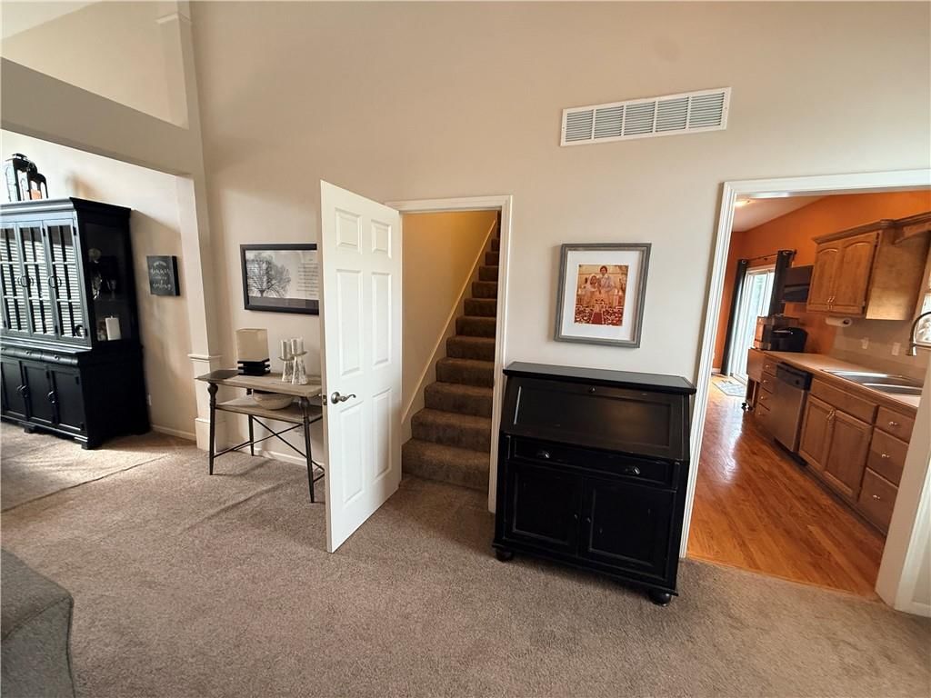 2611 Andrew Court — photo 34