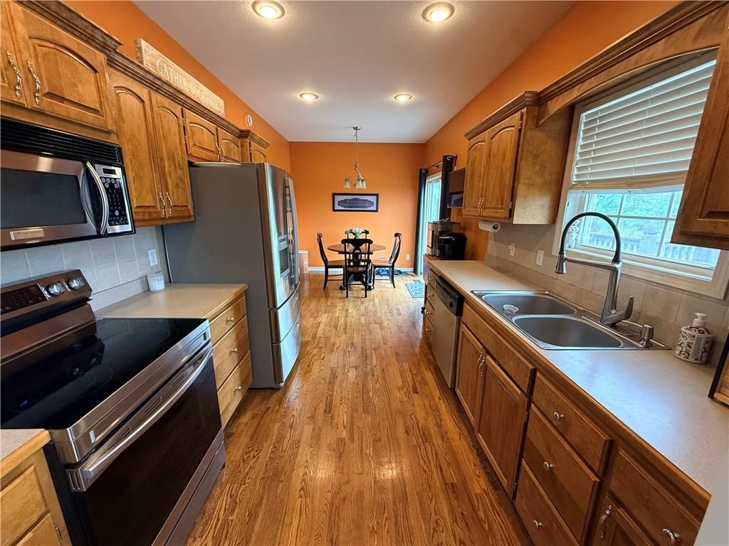 2611 Andrew Court — photo 40