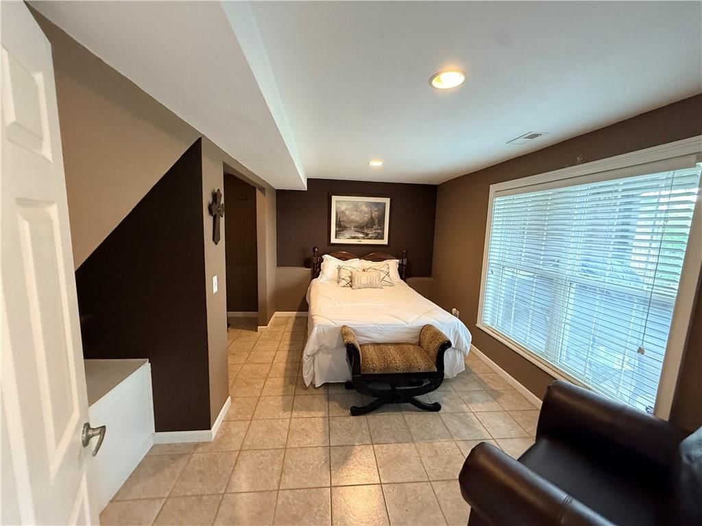 2611 Andrew Court — photo 52