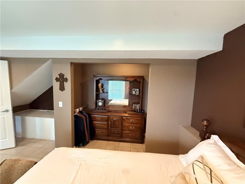 2611 Andrew Court — photo 53