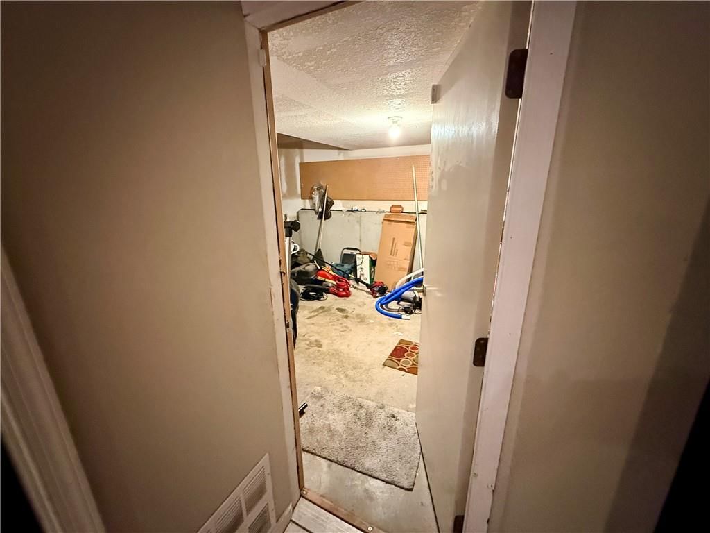 2611 Andrew Court — photo 65