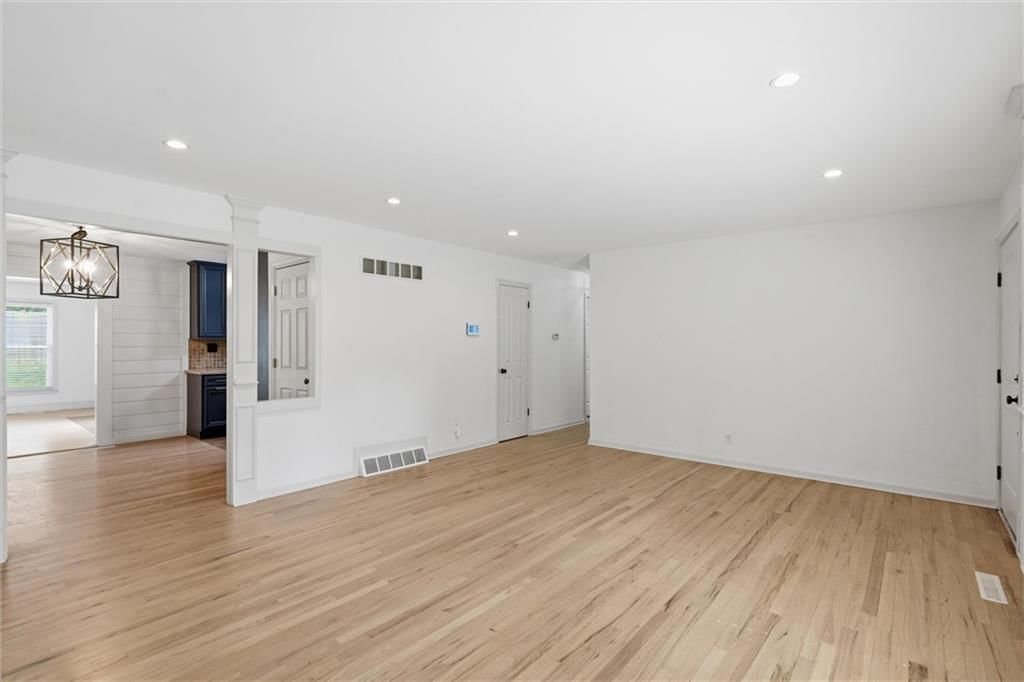 4929 N Cleveland Avenue — photo 5