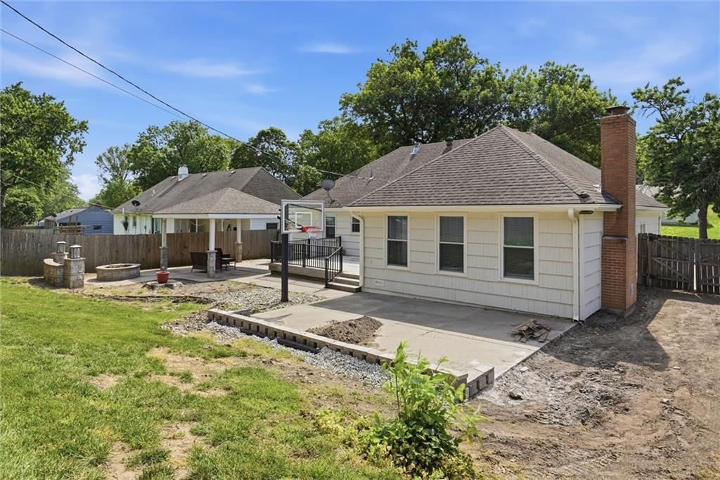 4929 N Cleveland Avenue — photo 32