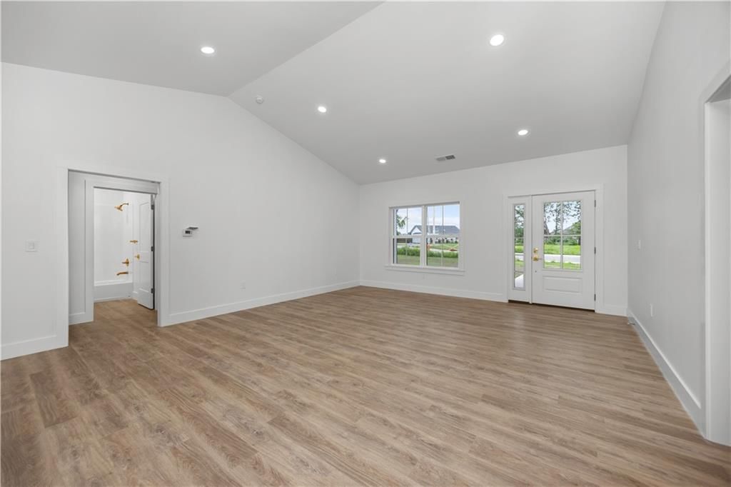 617 Catalpa Street — photo 6