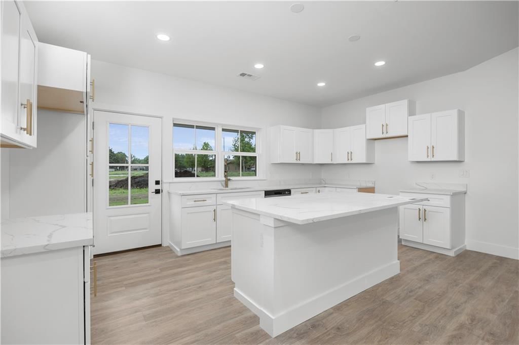 617 Catalpa Street — photo 9