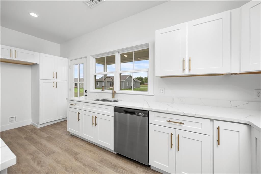 617 Catalpa Street — photo 12