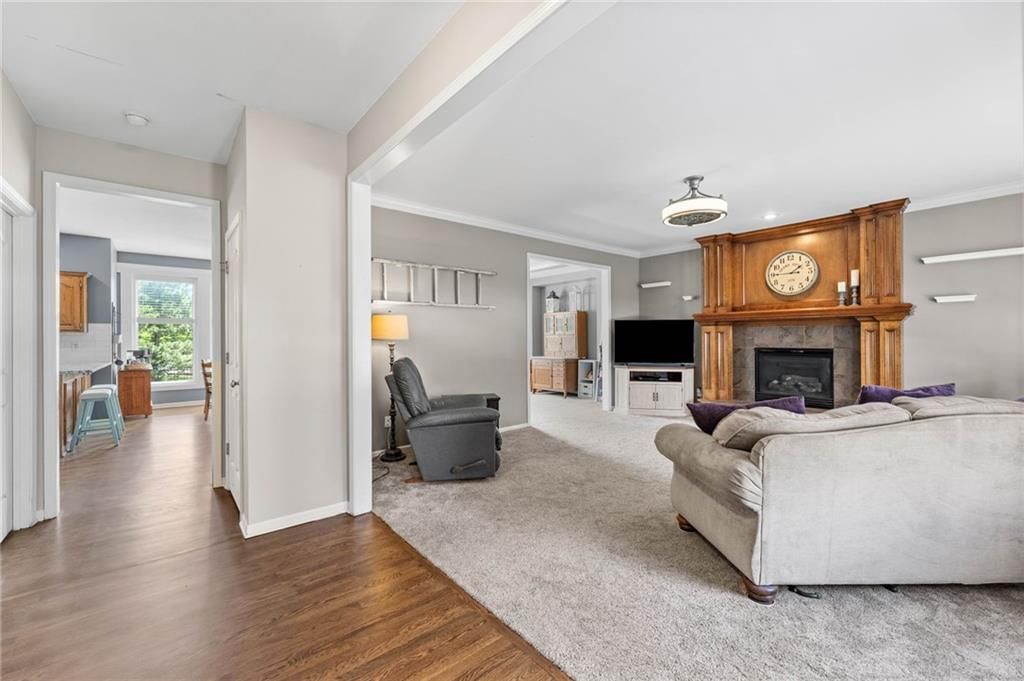 2183 W Elm Street — photo 2