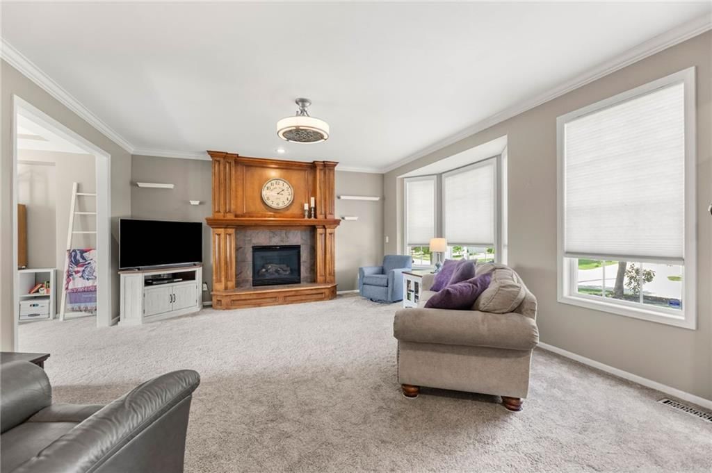 2183 W Elm Street — photo 3