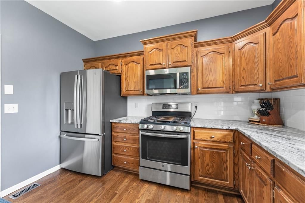 2183 W Elm Street — photo 13