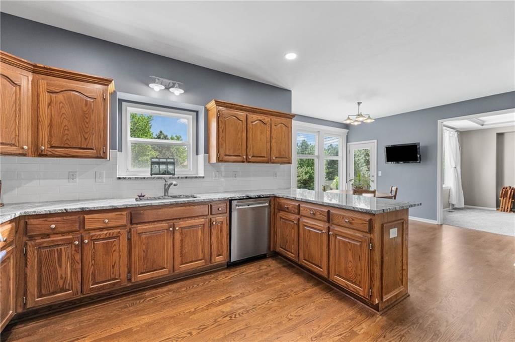 2183 W Elm Street — photo 14