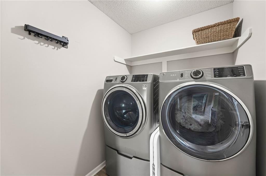 2183 W Elm Street — photo 24