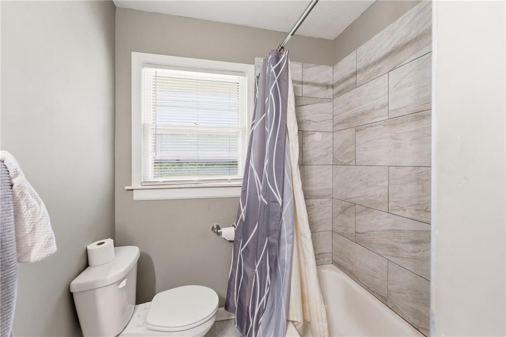 10114 White Avenue — photo 10
