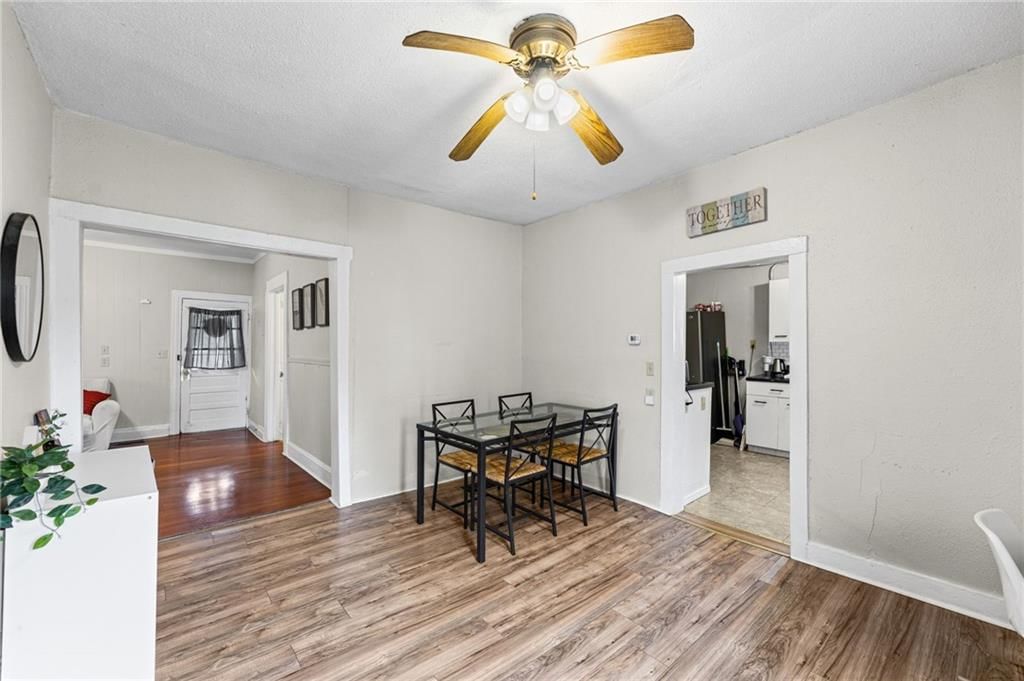 131 S Oak Street — photo 10