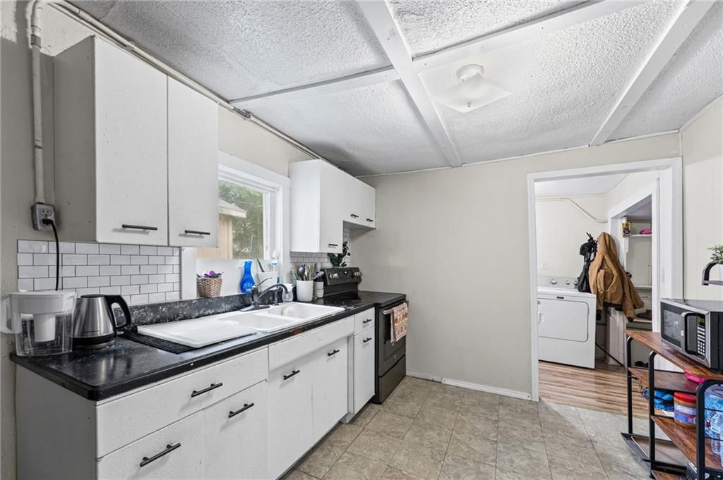 131 S Oak Street — photo 15