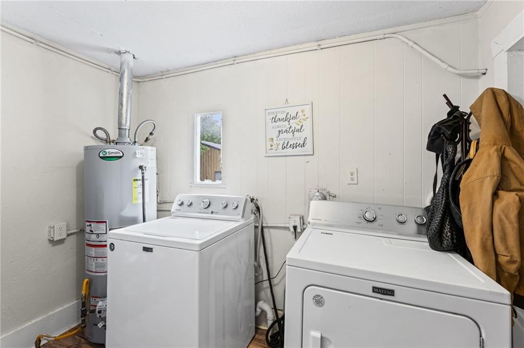 131 S Oak Street — photo 16