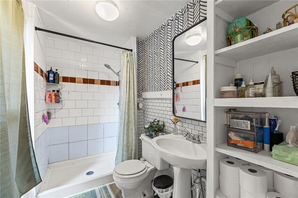 131 S Oak Street — photo 18