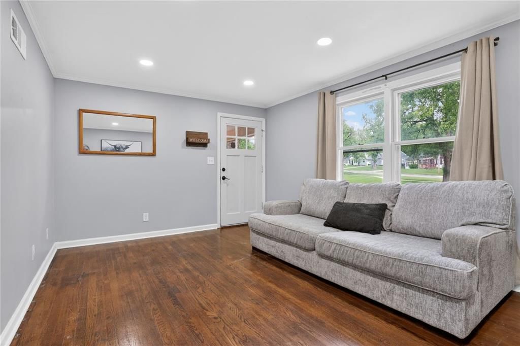 7914 W 60th Street — photo 4