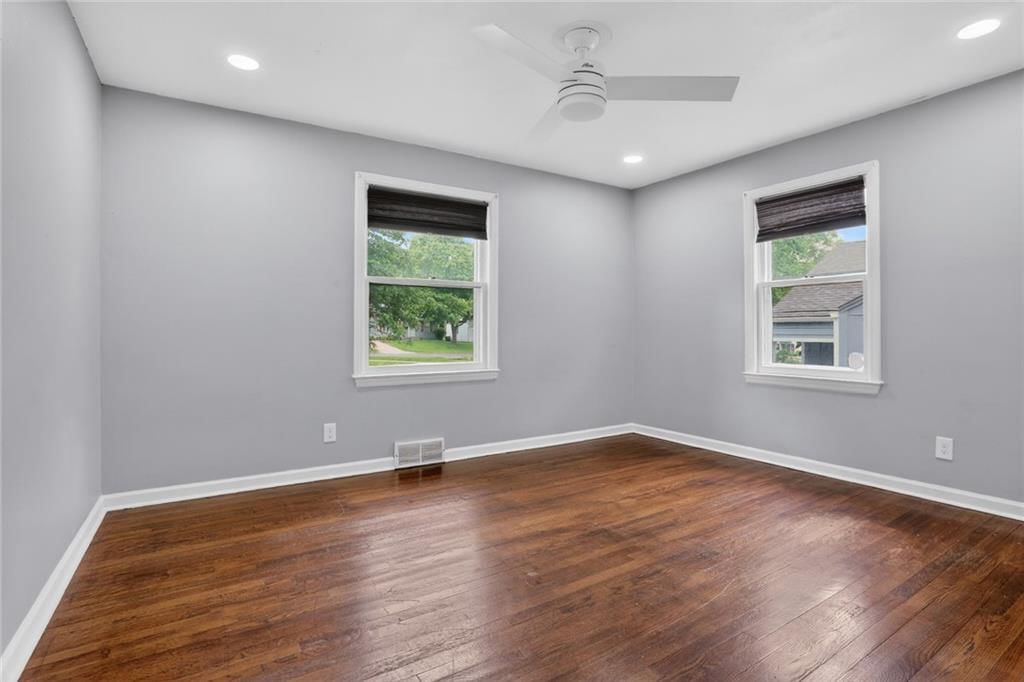 7914 W 60th Street — photo 11