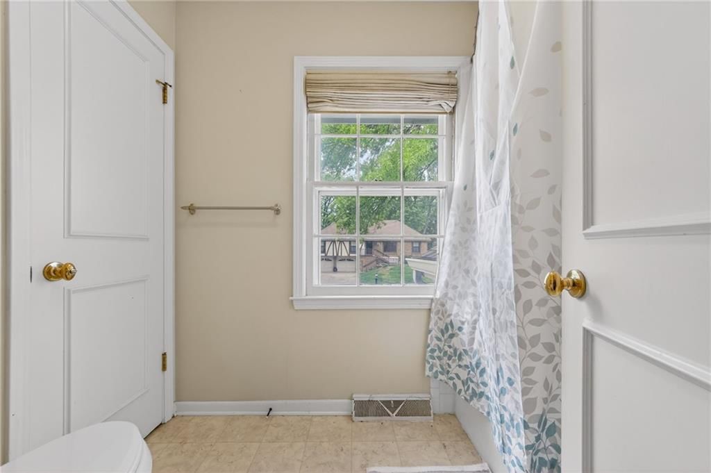 7209 N Woodland Avenue — photo 26