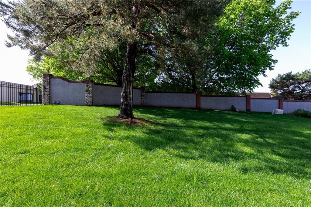 8594 Caenen Lake Court — photo 29