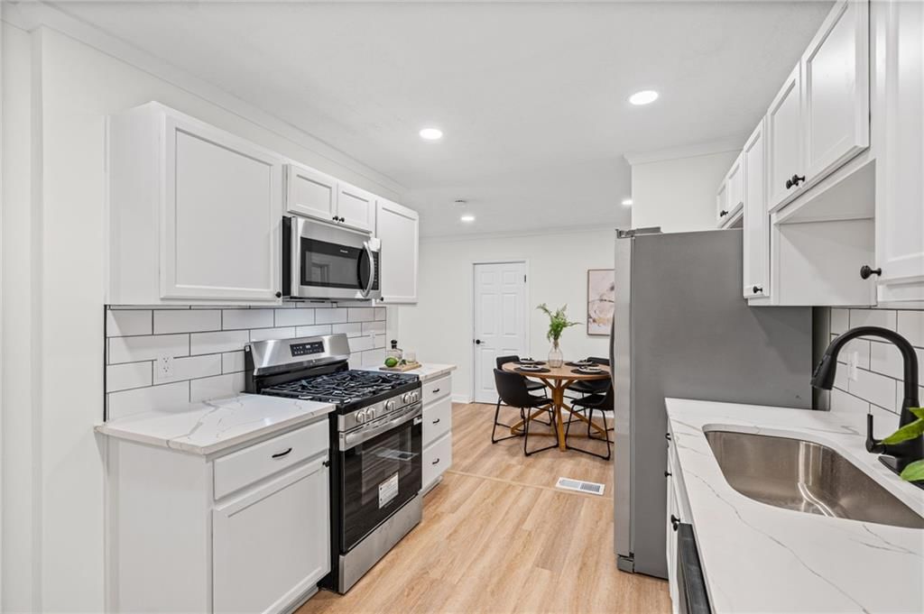 7615 Terrace Street — photo 12