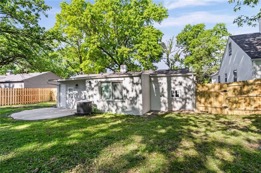 7615 Terrace Street — photo 27