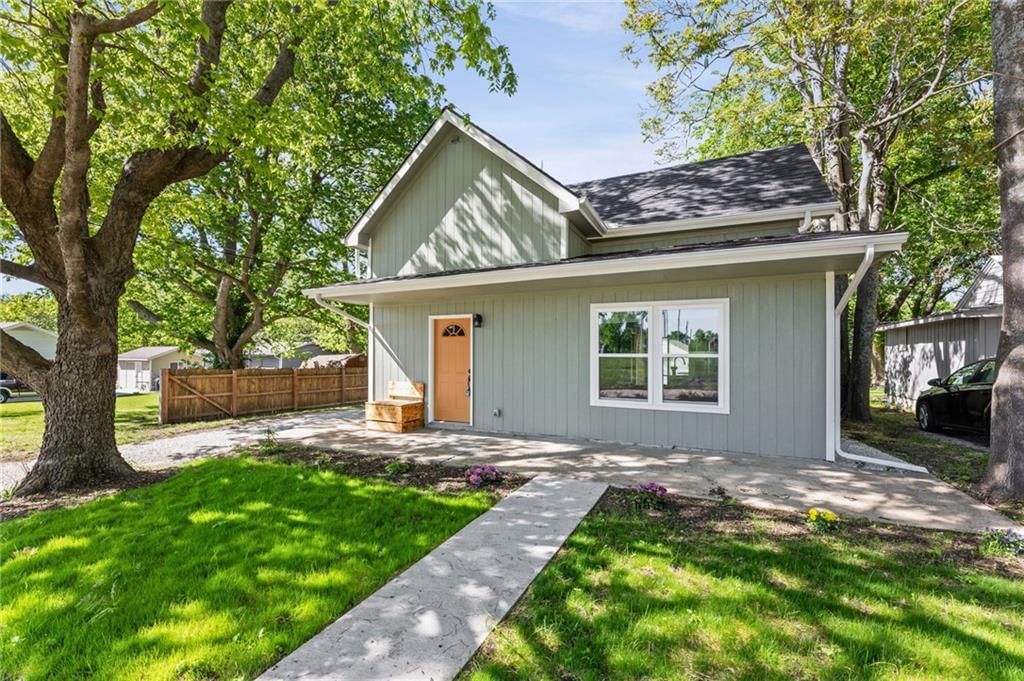 213 Red Jacket Street — photo 3