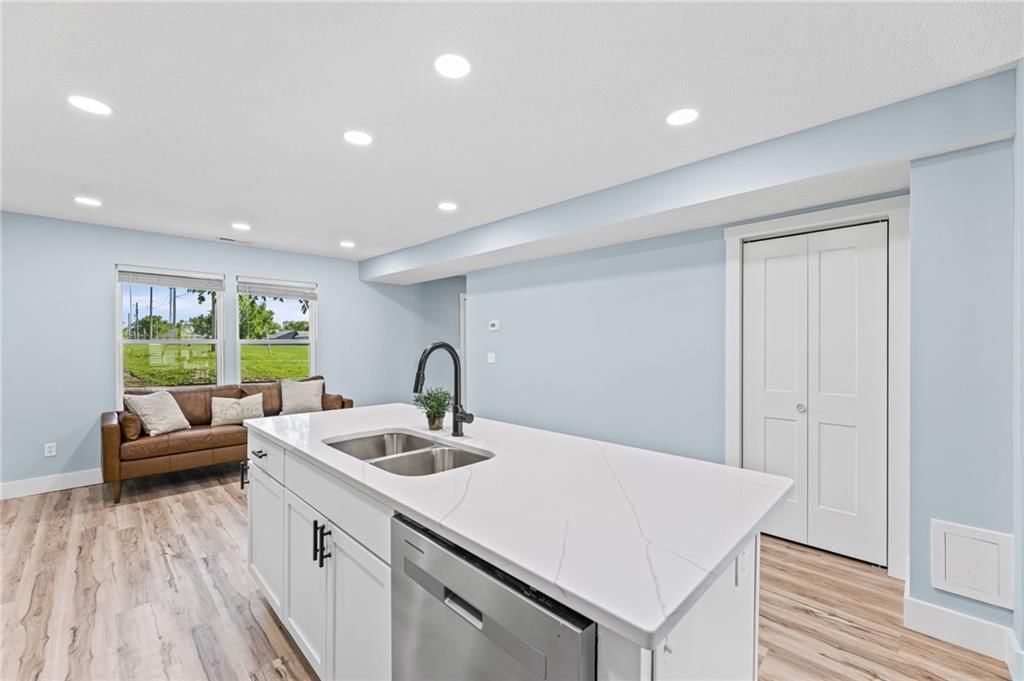 213 Red Jacket Street — photo 11