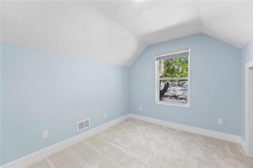 213 Red Jacket Street — photo 19