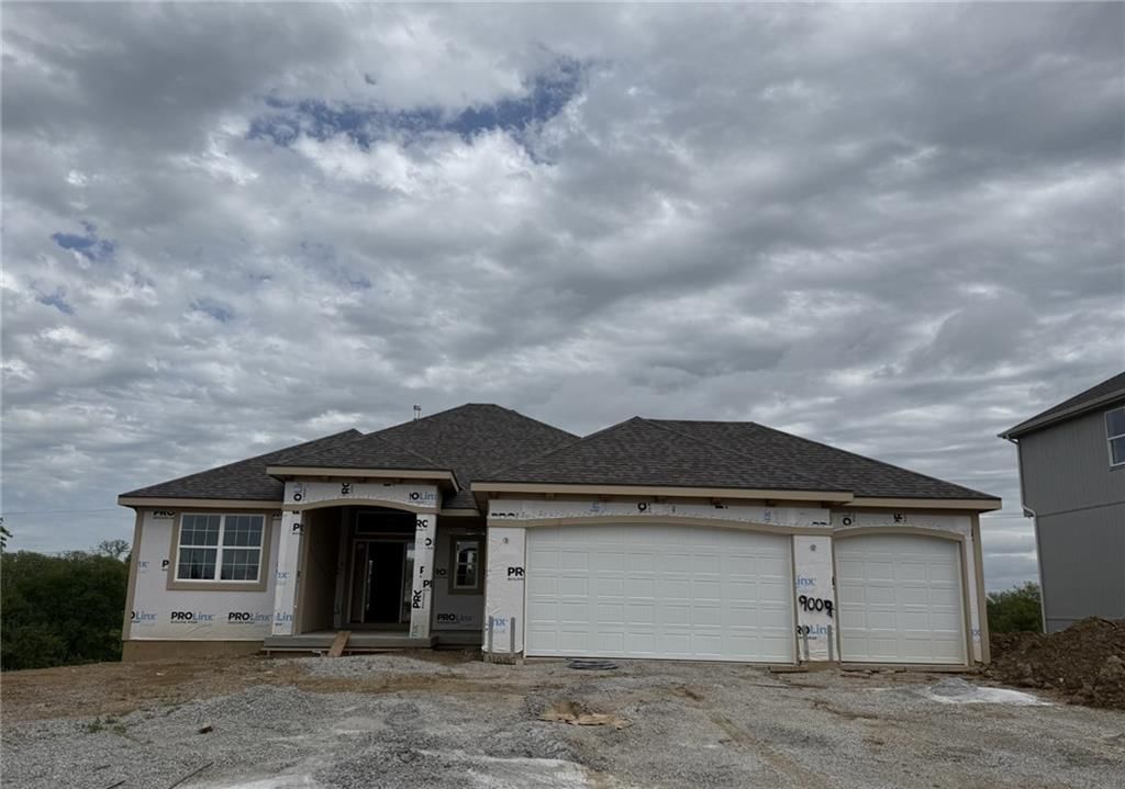 9009 N Poplar Avenue — photo 1