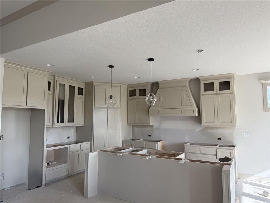 9009 N Poplar Avenue, Kansas City, MO: listing photo 3
