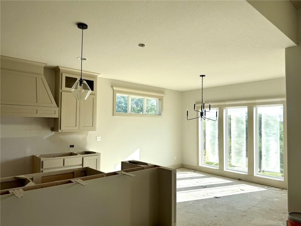 Photo 4 of 8, 9009 N Poplar Avenue, Kansas City, MO 64156