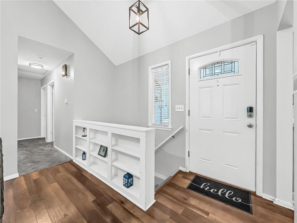 10078 N LOCUST Street — photo 2