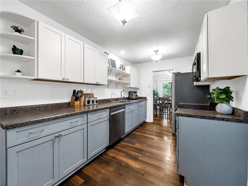 10078 N LOCUST Street — photo 8