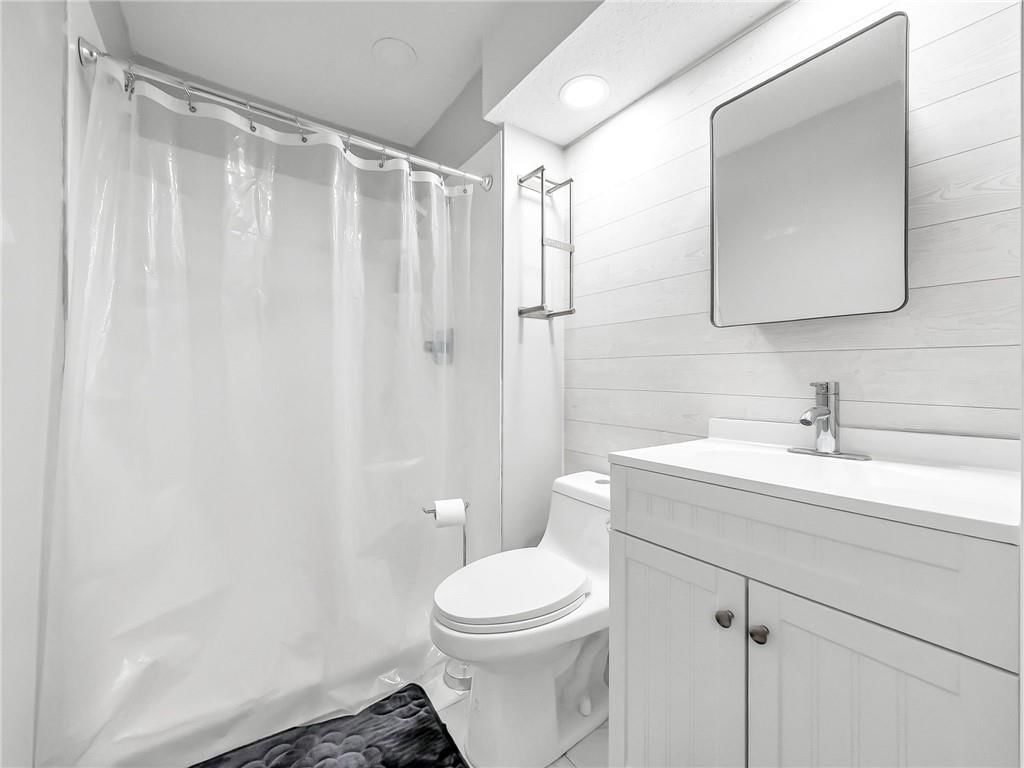 10078 N LOCUST Street — photo 12