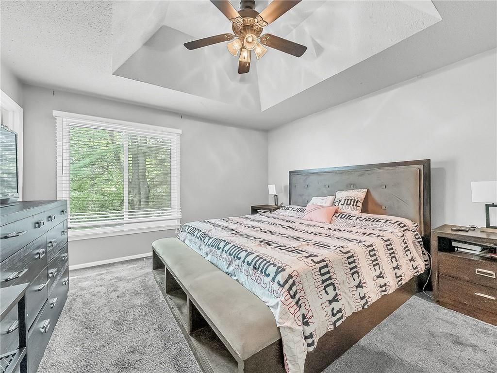 10078 N LOCUST Street — photo 16