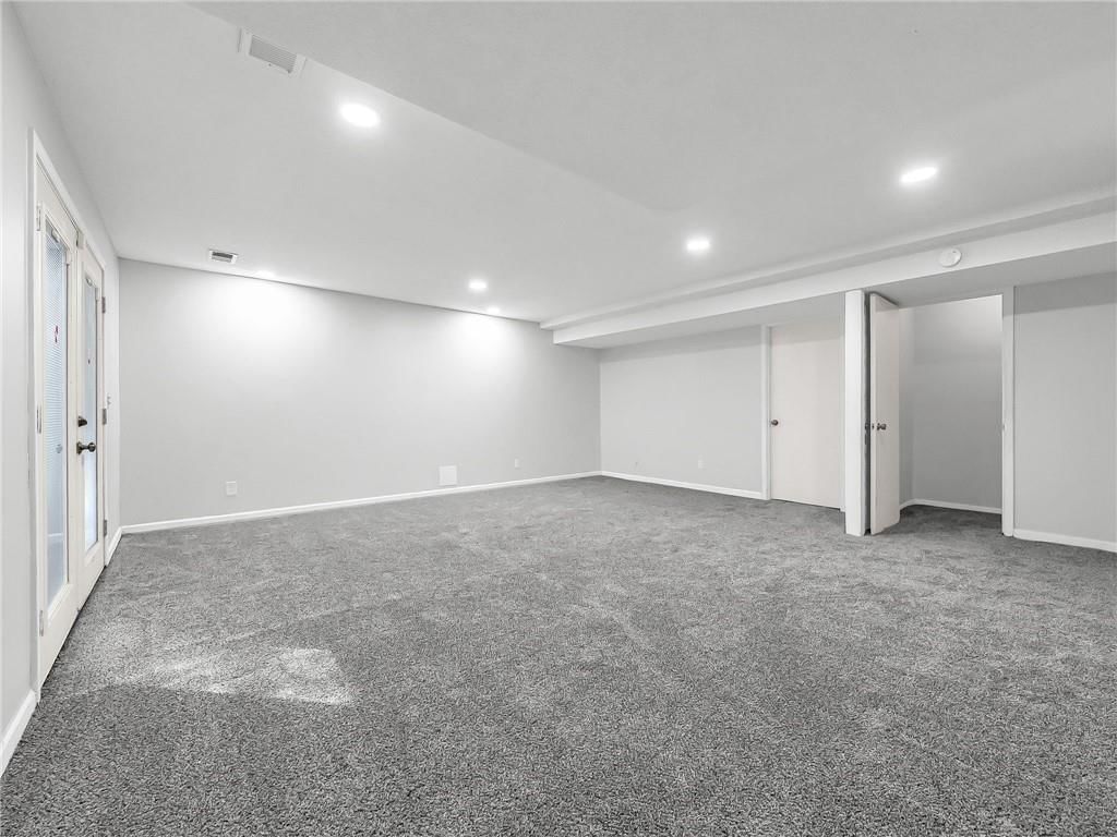 10078 N LOCUST Street — photo 20