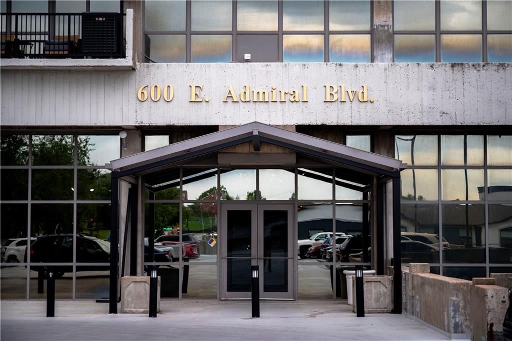 600 E Admiral Boulevard — photo 2