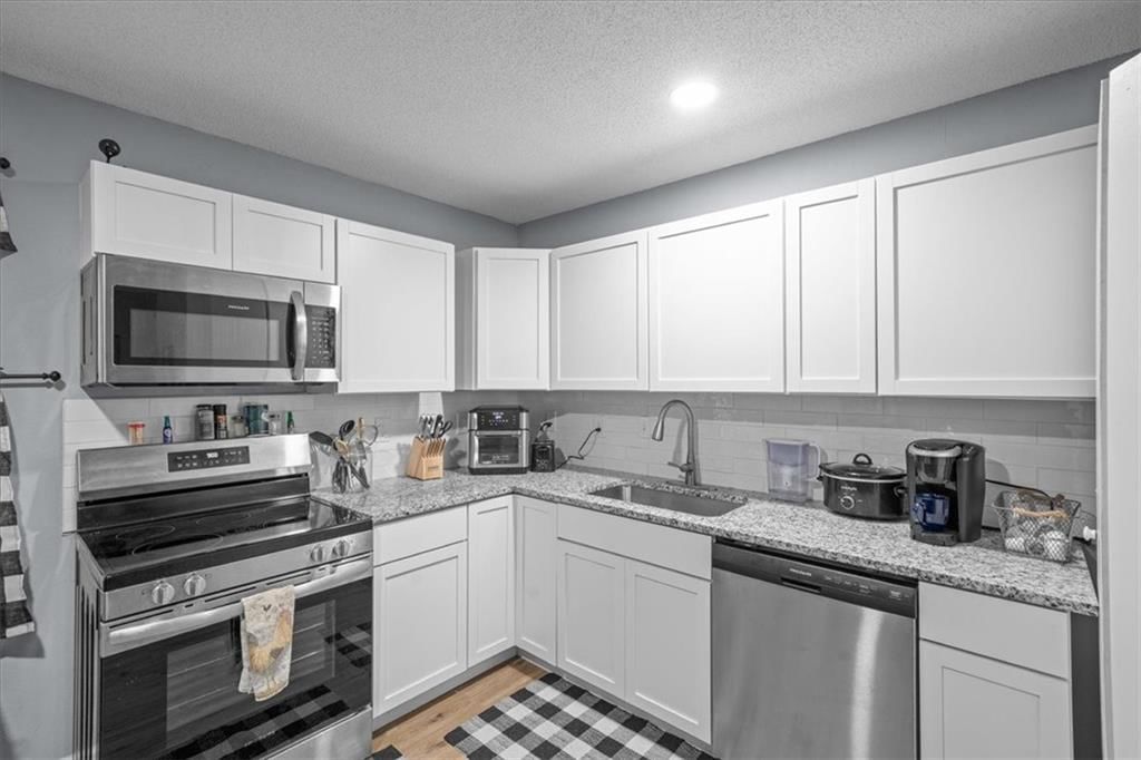 10711 Ewing Drive — photo 4