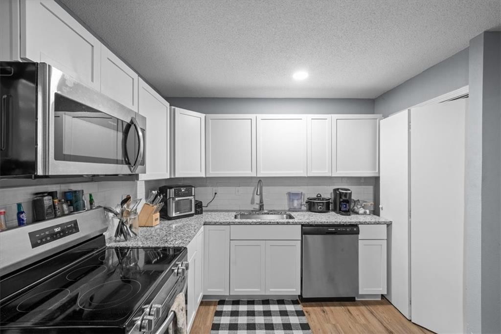 10711 Ewing Drive — photo 5