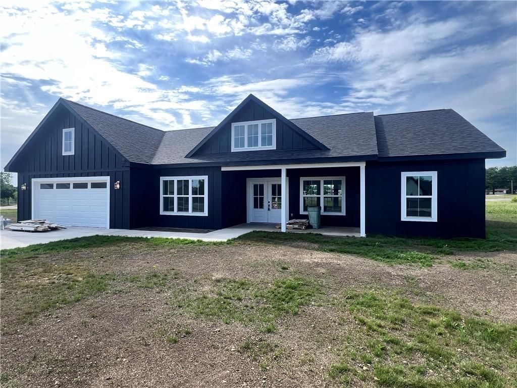 621 Catalpa Street — photo 1